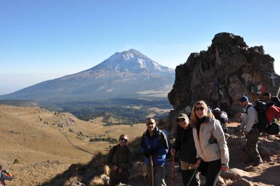 Nas encostas do Izta, com o Gera e a Val, com o Popo ao fundo, perto de Amecameca, na região central do México